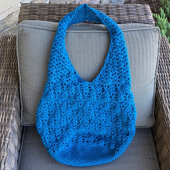 Large HANDMADE crocheted bag. - Picture 1 of 4